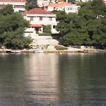 Apartments Holiday Λομπάρδα