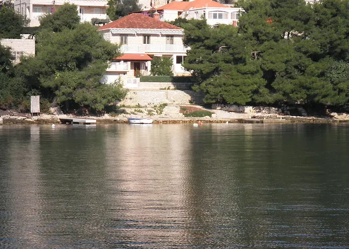 Apartments Holiday Lumbarda